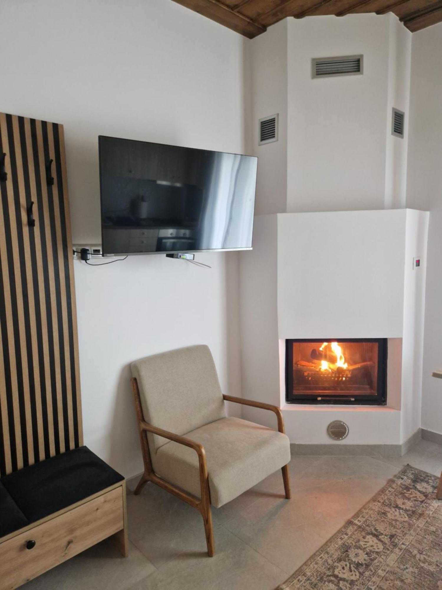 Melato Apartment *