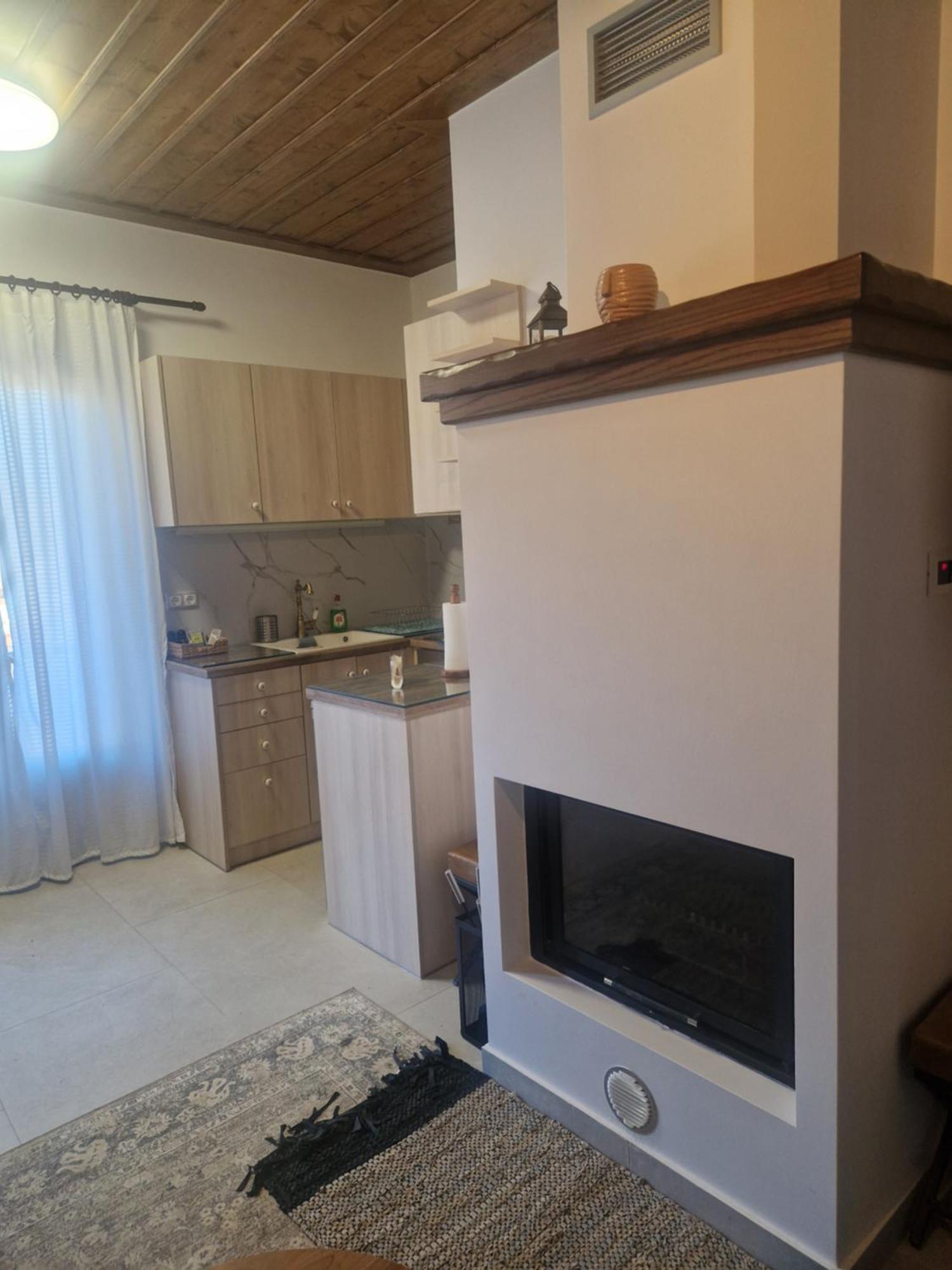 Melato Apartment Valtessiniko